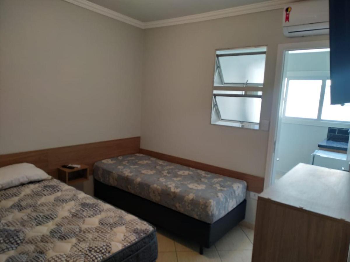 Kitnet Asturias 51B No Ed. Guariata, Proximo A Praia Das Asturias Em Гуаружа Экстерьер фото