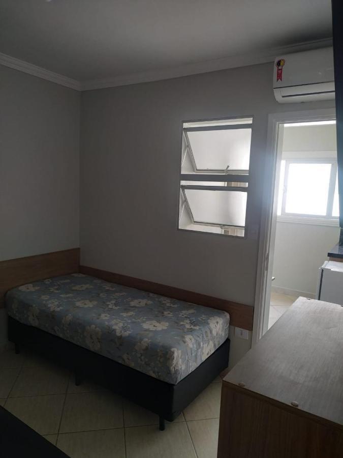 Kitnet Asturias 51B No Ed. Guariata, Proximo A Praia Das Asturias Em Гуаружа Экстерьер фото